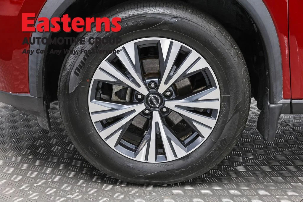 Used 2023 Red Nissan SV image 33