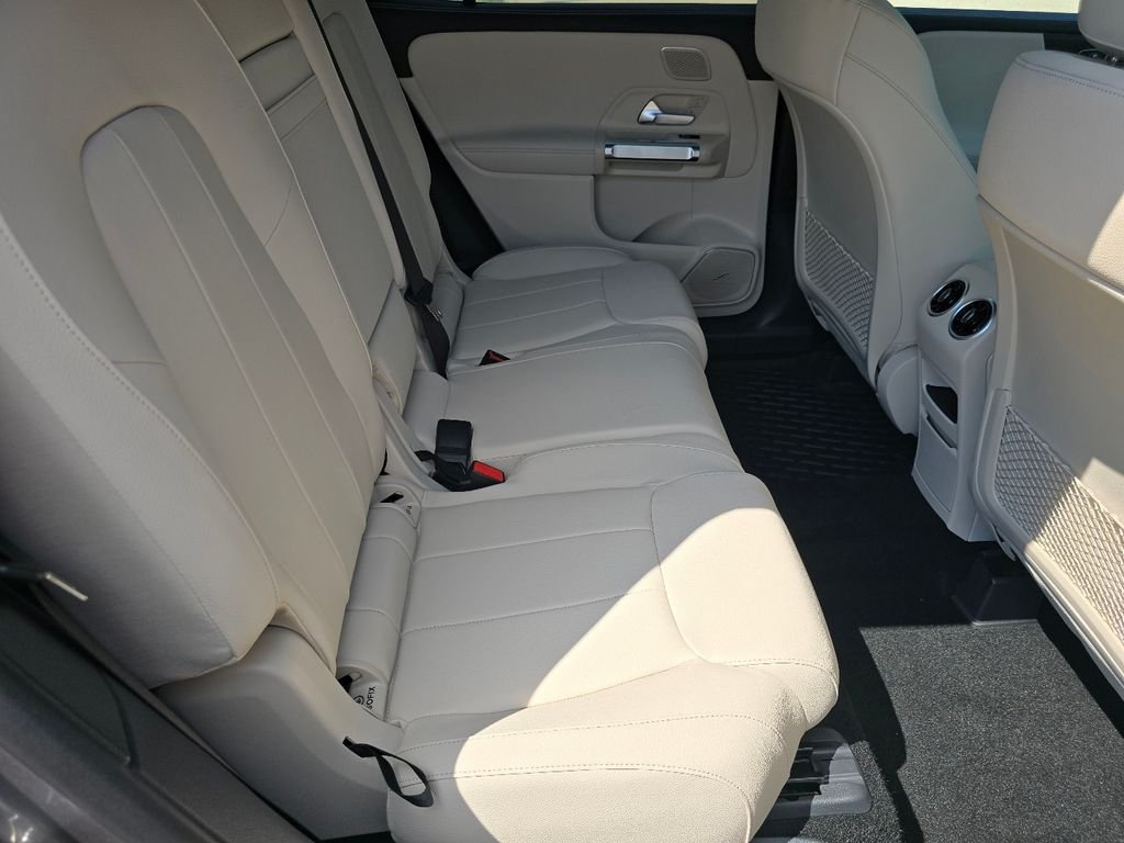 New 2026 Mountain Grey Metallic Mercedes-Benz GLB 250 image 20