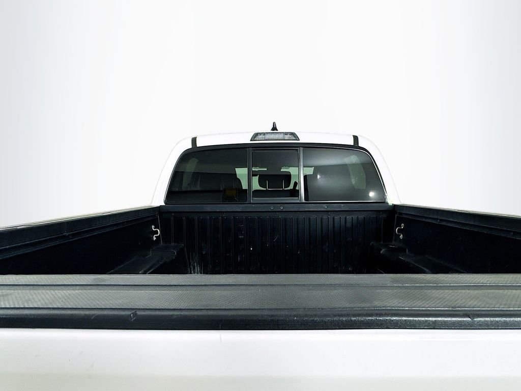 Used 2022 White Toyota SR5 image 29