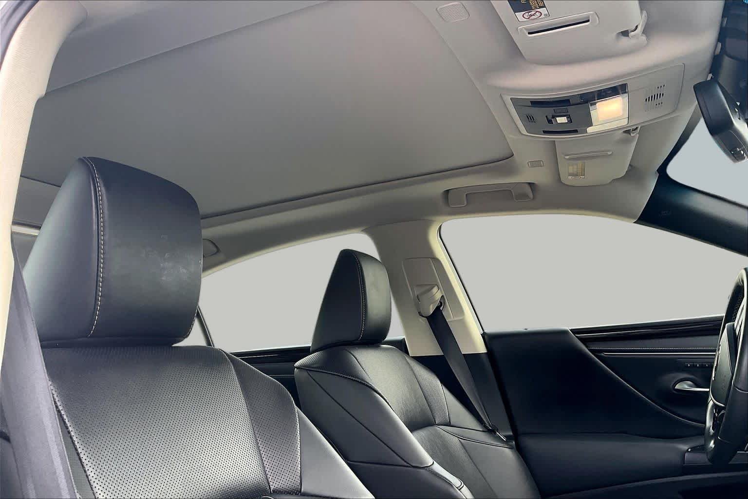 Used 2019 Silver Lining Metallic Lexus  image 13