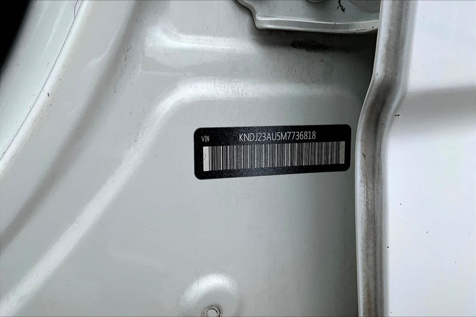 Used 2021 Snow White Pearl Kia LX image 33