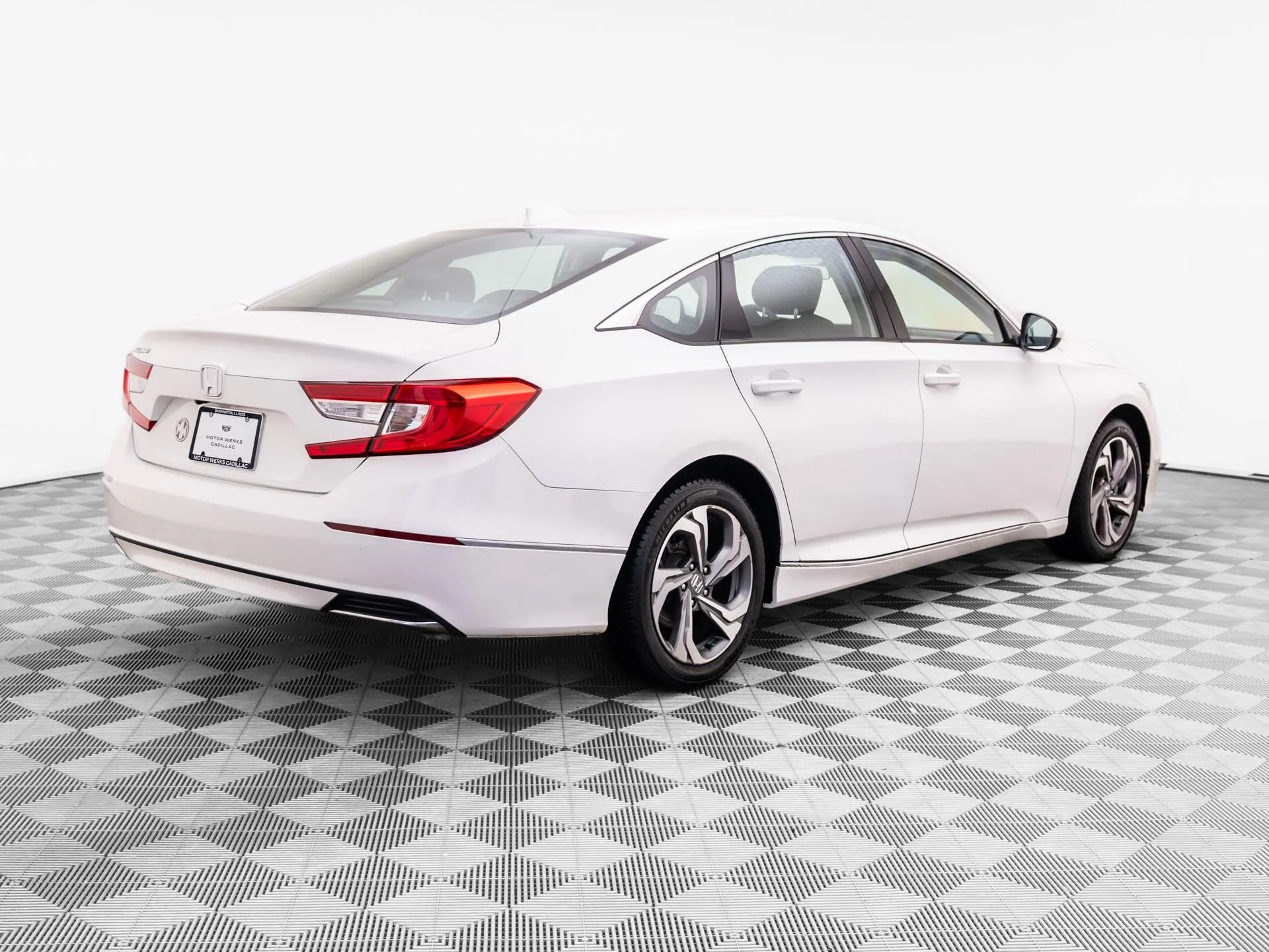 Used 2018  Honda EX image 5