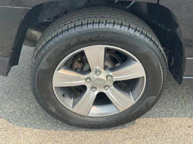 Certified Used 2016 Black Jeep Latitude image 12