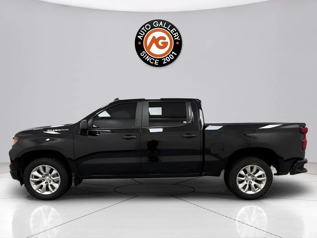 Used 2023 Black Chevrolet Custom image 6