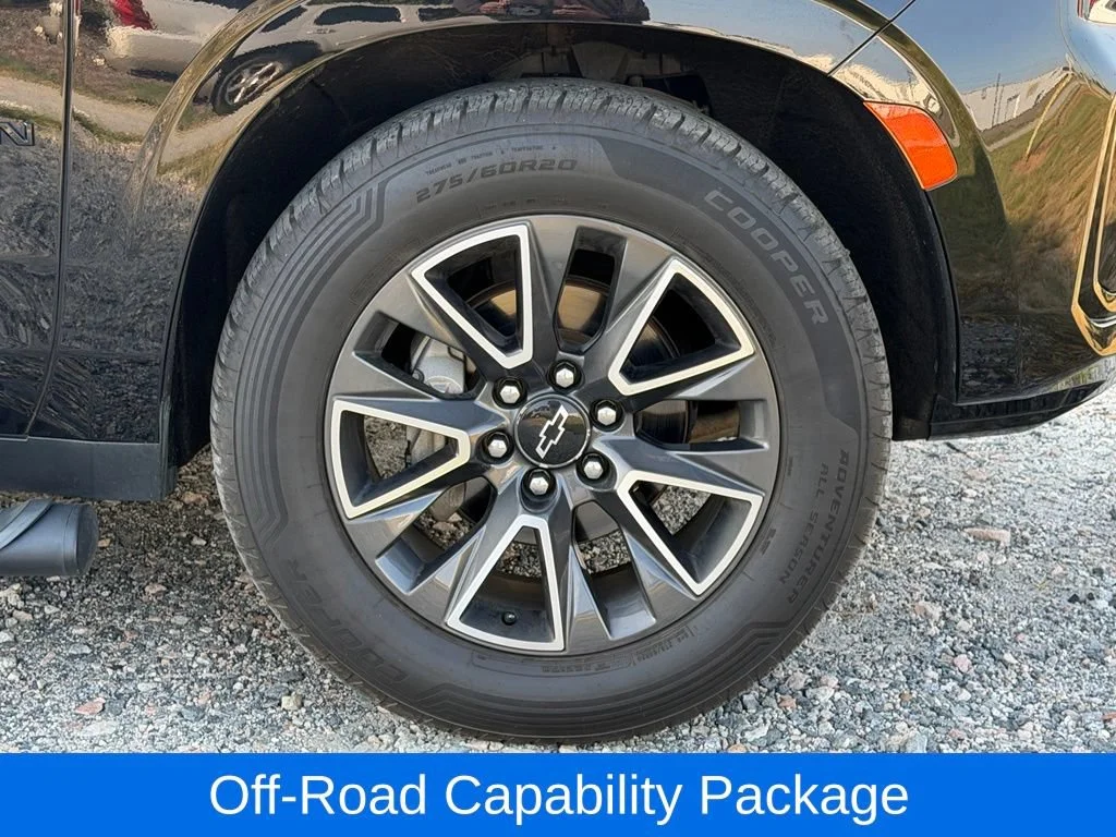 Used 2021 BLACK Chevrolet Z71 image 12