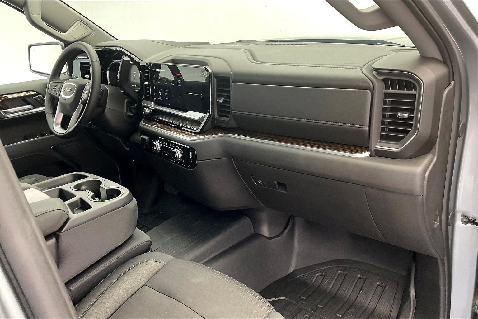 2026 GMC Sierra 1500 SLE - Photo 6