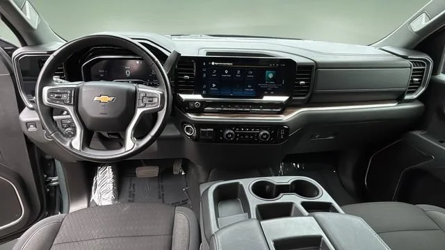 Used 2025 Cypress Gray Chevrolet LT image 18