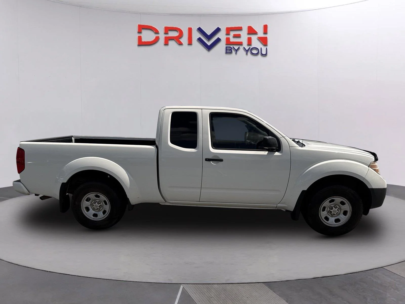 Used 2019 Glacier White Nissan S image 3