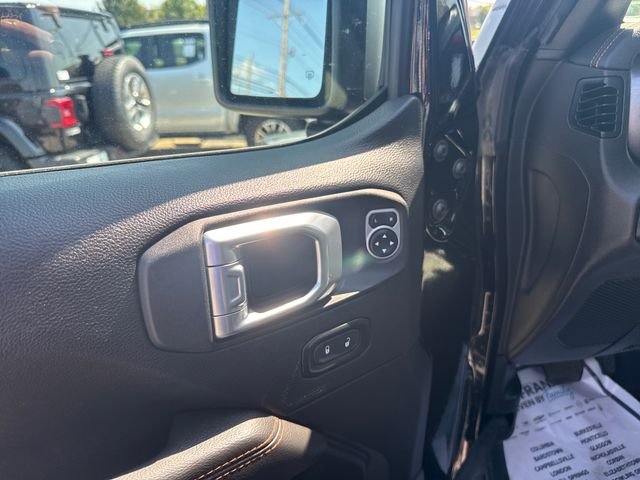 Used 2021 Black Jeep Mojave image 11