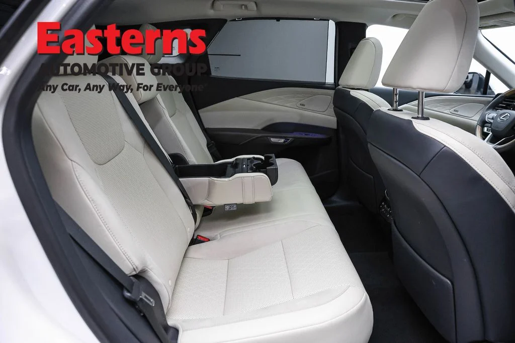 Used 2025 White Lexus 350 Luxury image 27