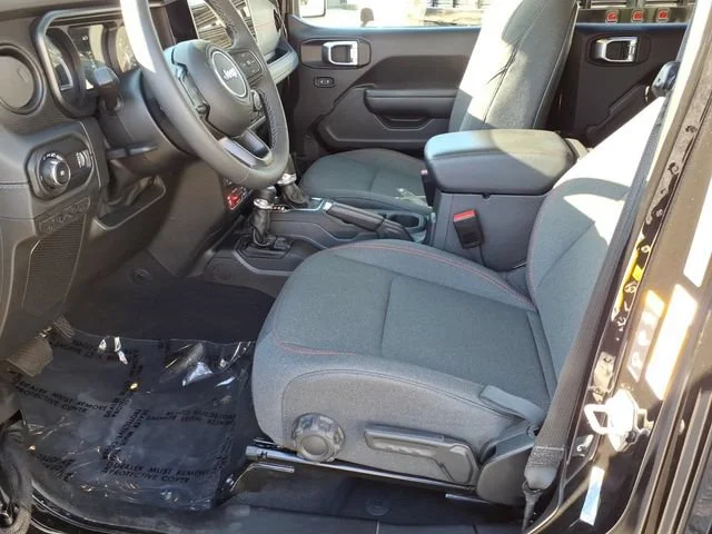 Used 2025 Black Jeep 4-Door Rubicon 4x4 image 12