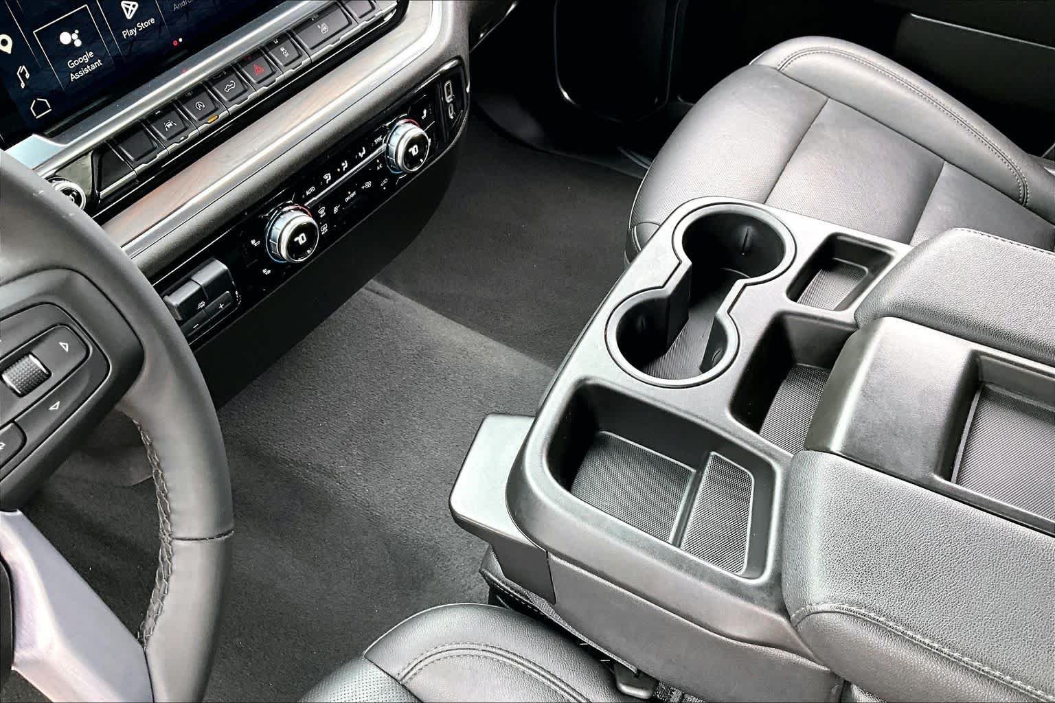 Used 2025 Summit White GMC SLT image 17