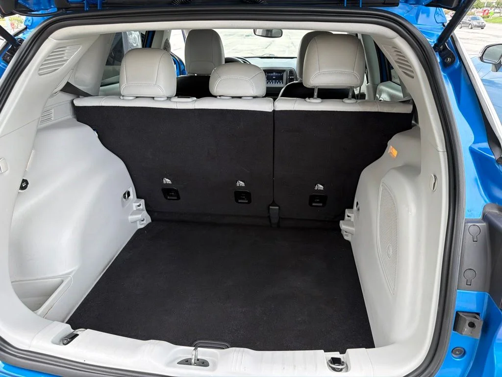Used 2021 Blue Jeep Latitude image 25
