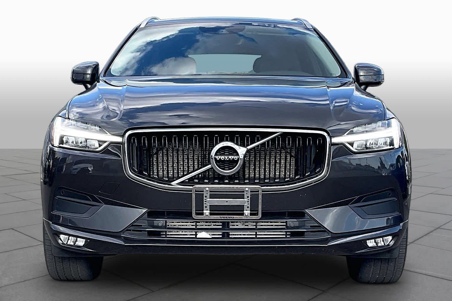 Used 2021  Volvo Momentum image 4