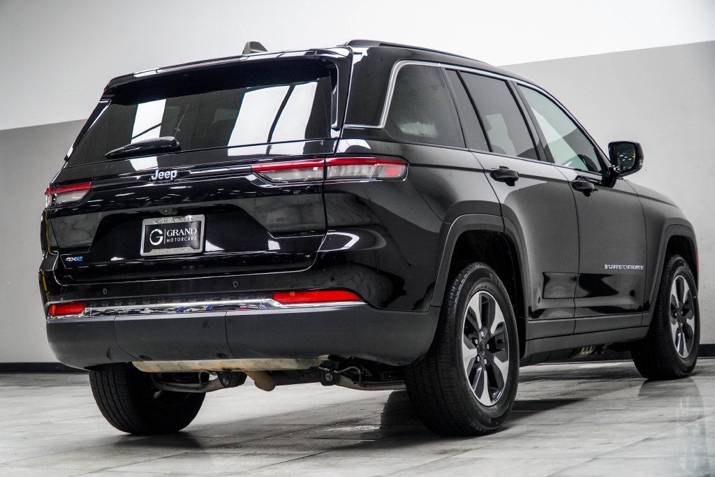 Used 2024 Black Jeep 4xe image 17