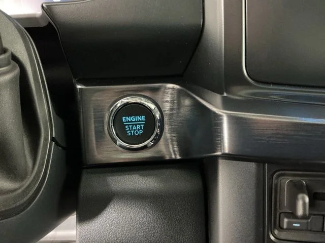 Certified Used 2025  Ford Lariat image 27
