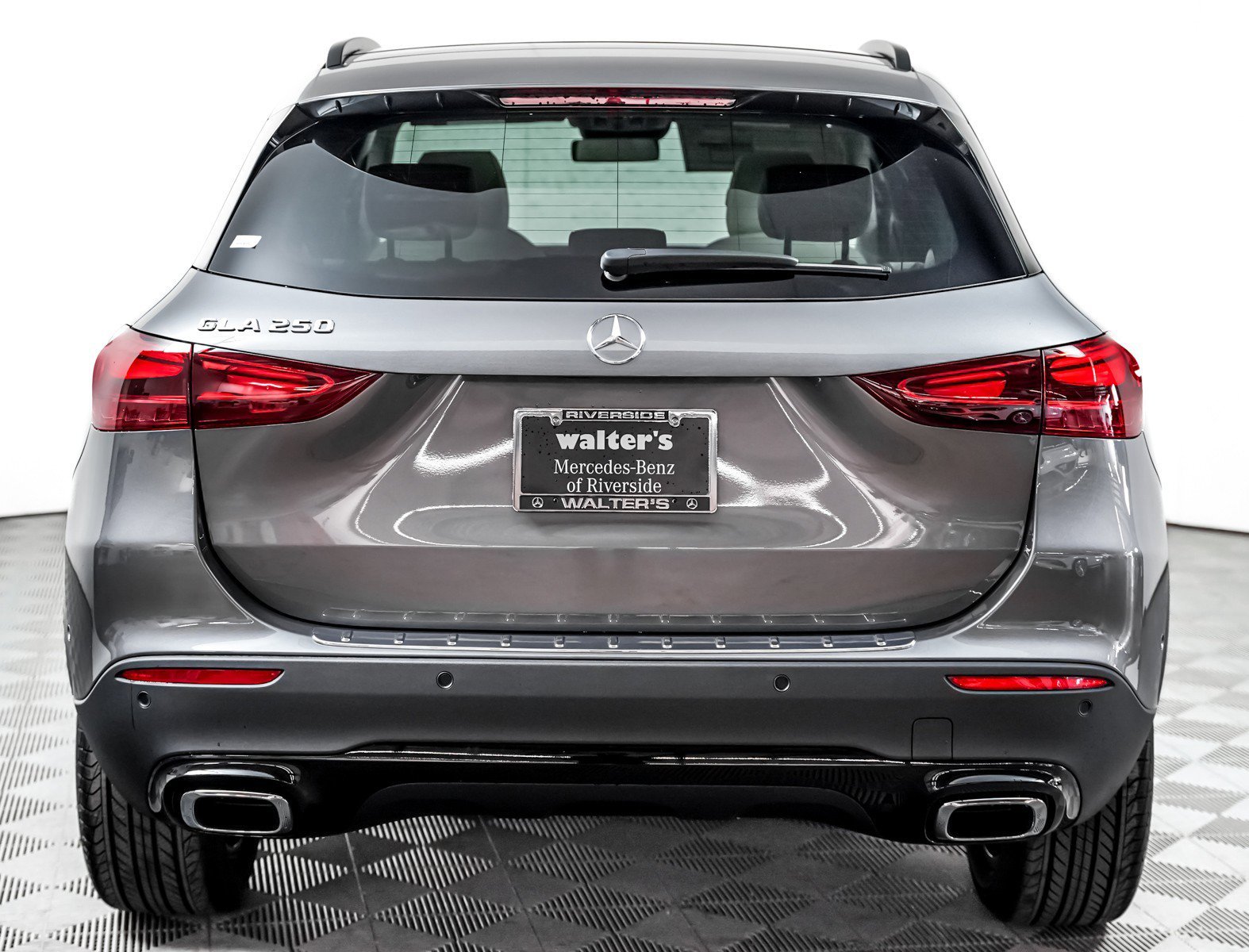 New 2026 Mountain Grey Metallic Mercedes-Benz GLA 250 image 10