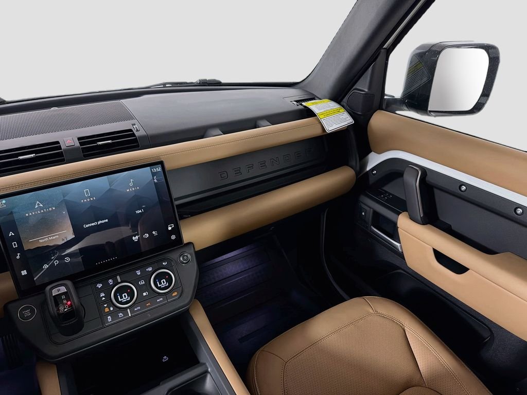 New 2026 Fuji White Land Rover X-Dynamic SE image 25