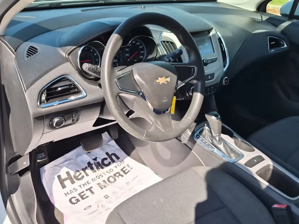 Used 2017 Summit White Chevrolet LS image 24