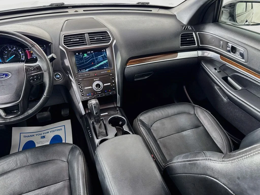 Used 2019 Black Metallic Ford Limited image 31
