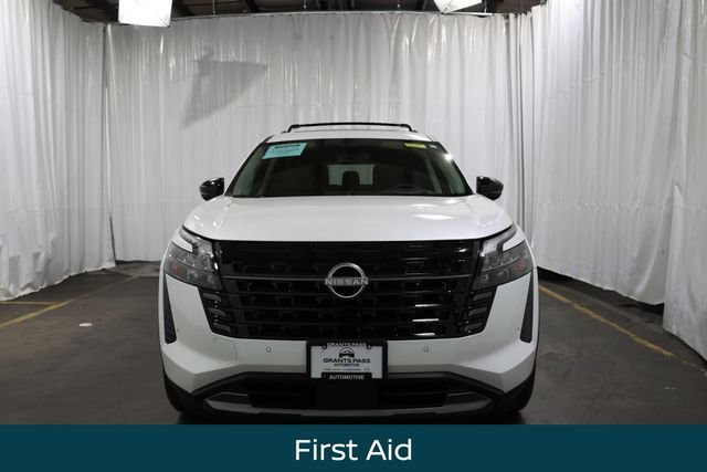 New 2026 White Nissan Platinum image 9