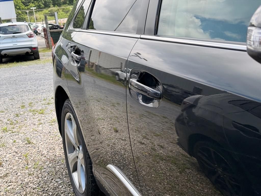 Used 2013 Black Toyota LE image 9