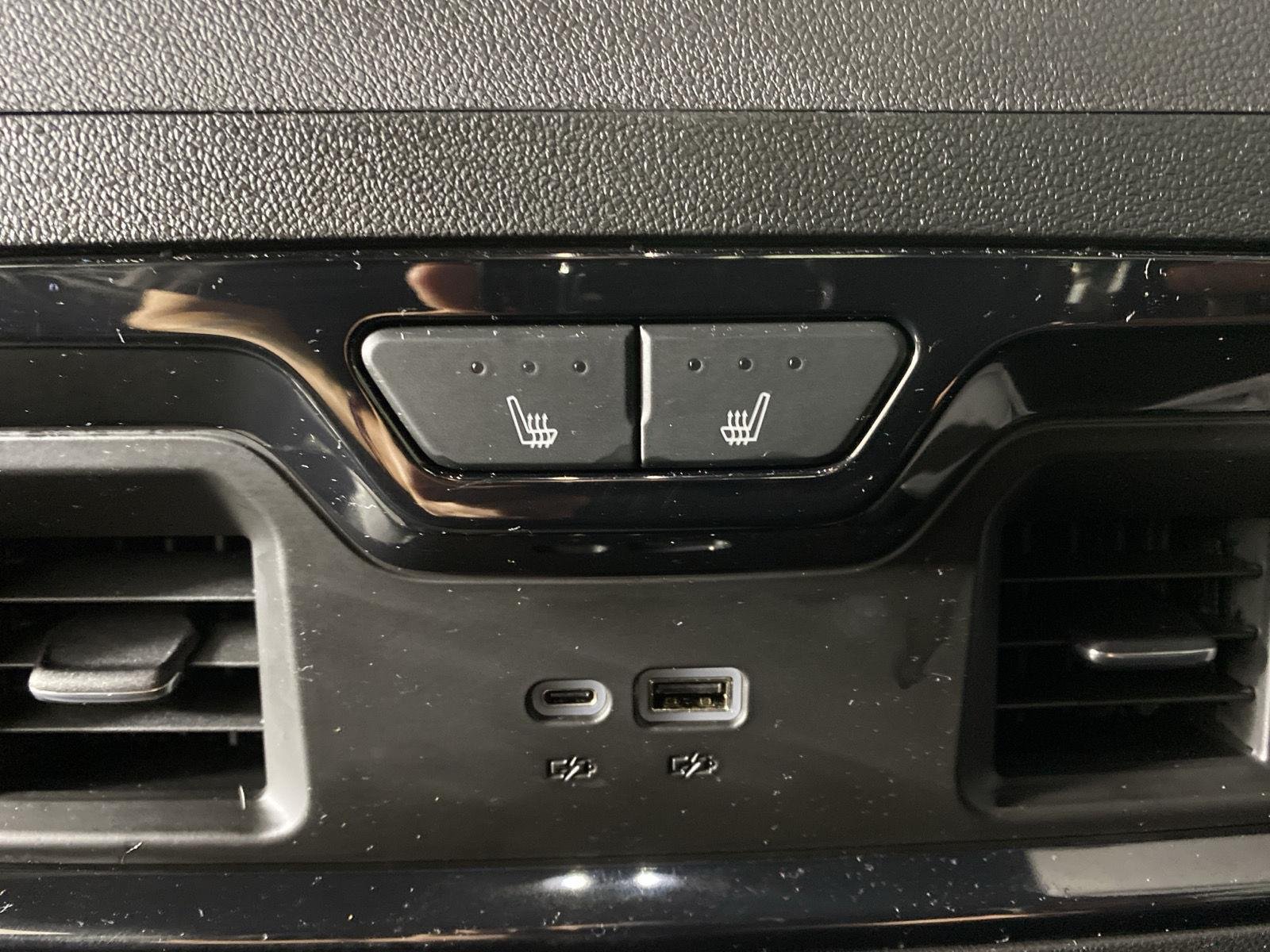 Used 2025 Onyx Black GMC AT4X image 27