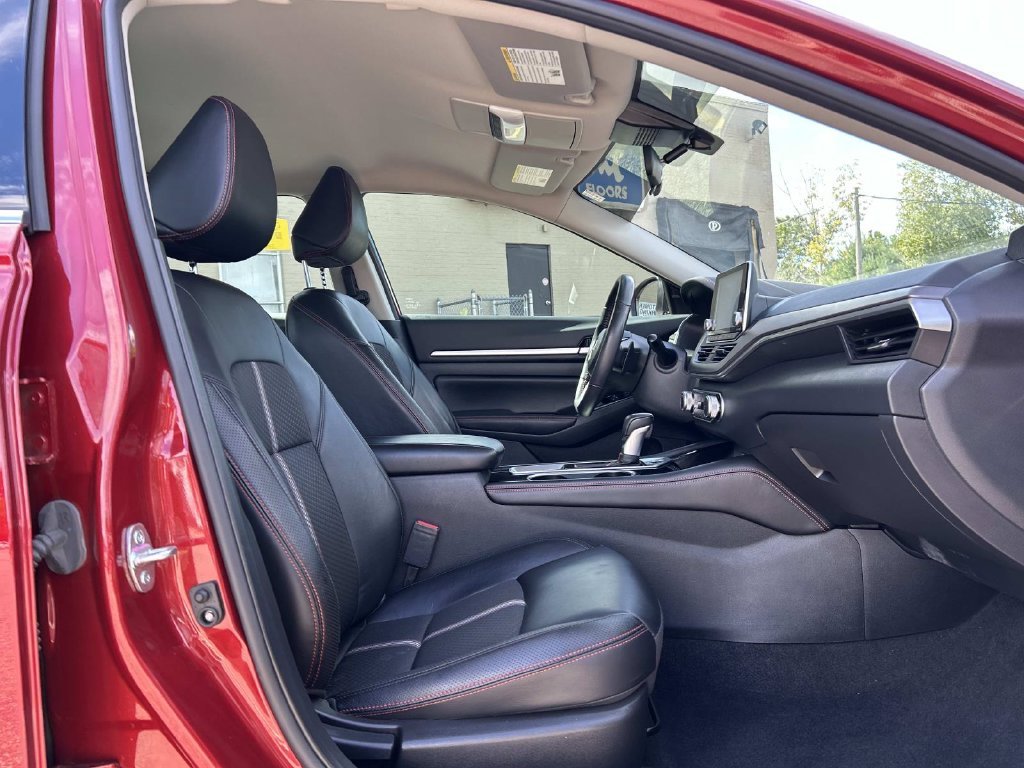Used 2024 Red Nissan 2.5 SR image 17