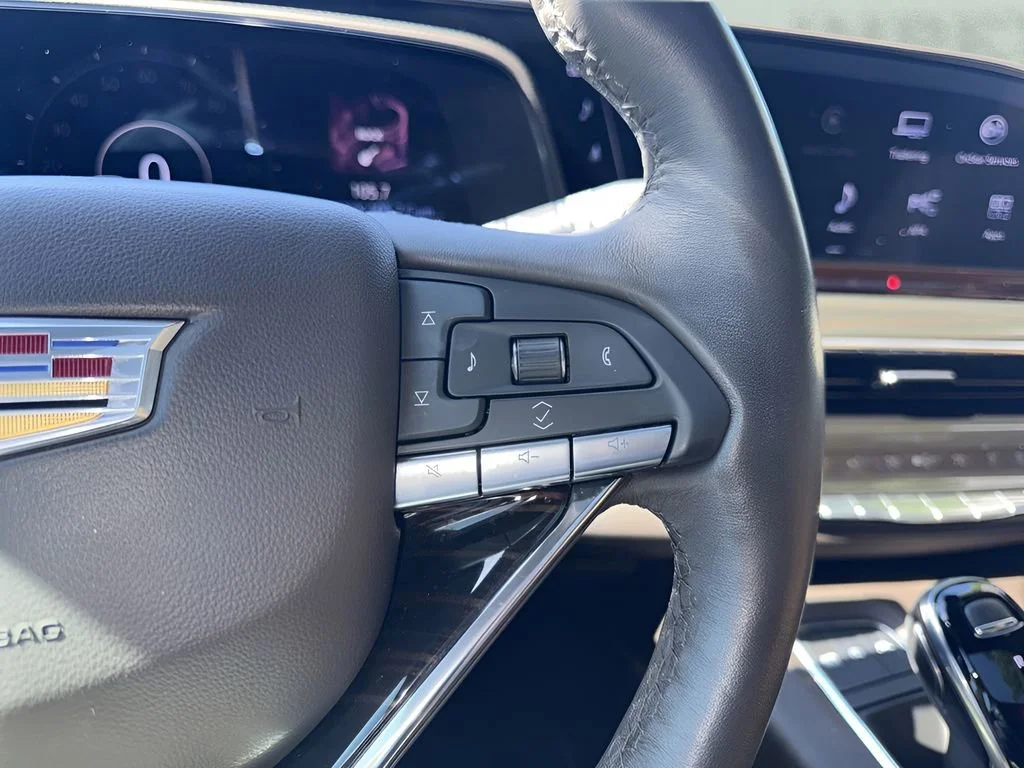 Used 2023 Crystal White Tricoat Cadillac Sport image 24
