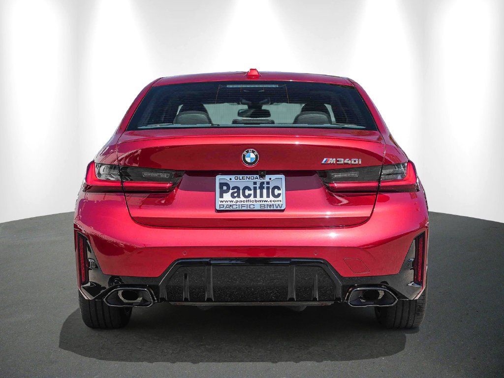 2025 BMW 3 Series photo 5