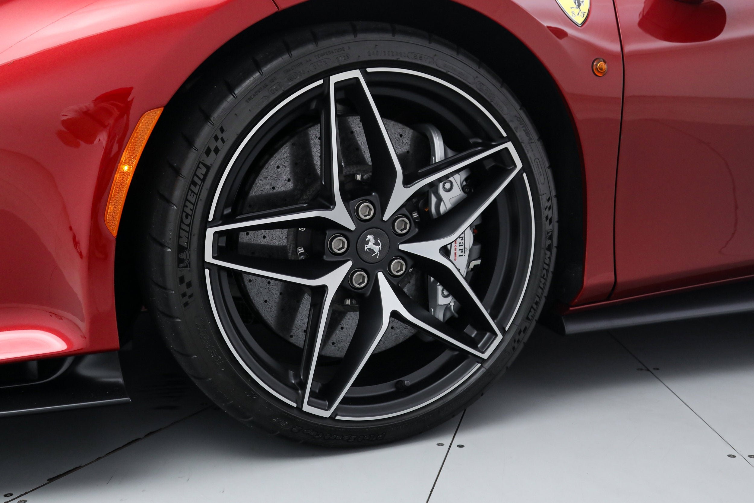 Certified Used 2019 Rosso Fiorano Ferrari  image 17