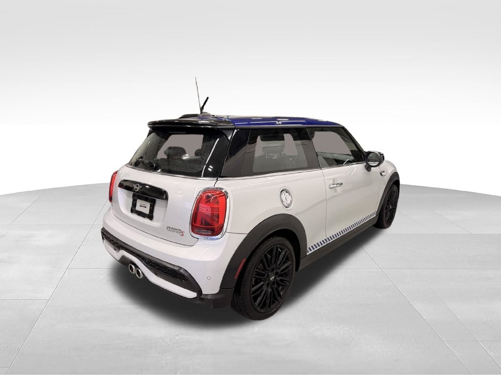 Used 2022  MINI  image 6