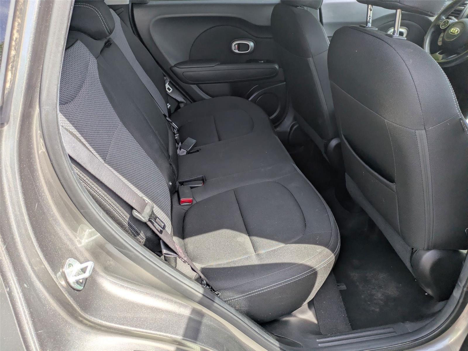 Used 2018 Titanium Gray Kia + image 31