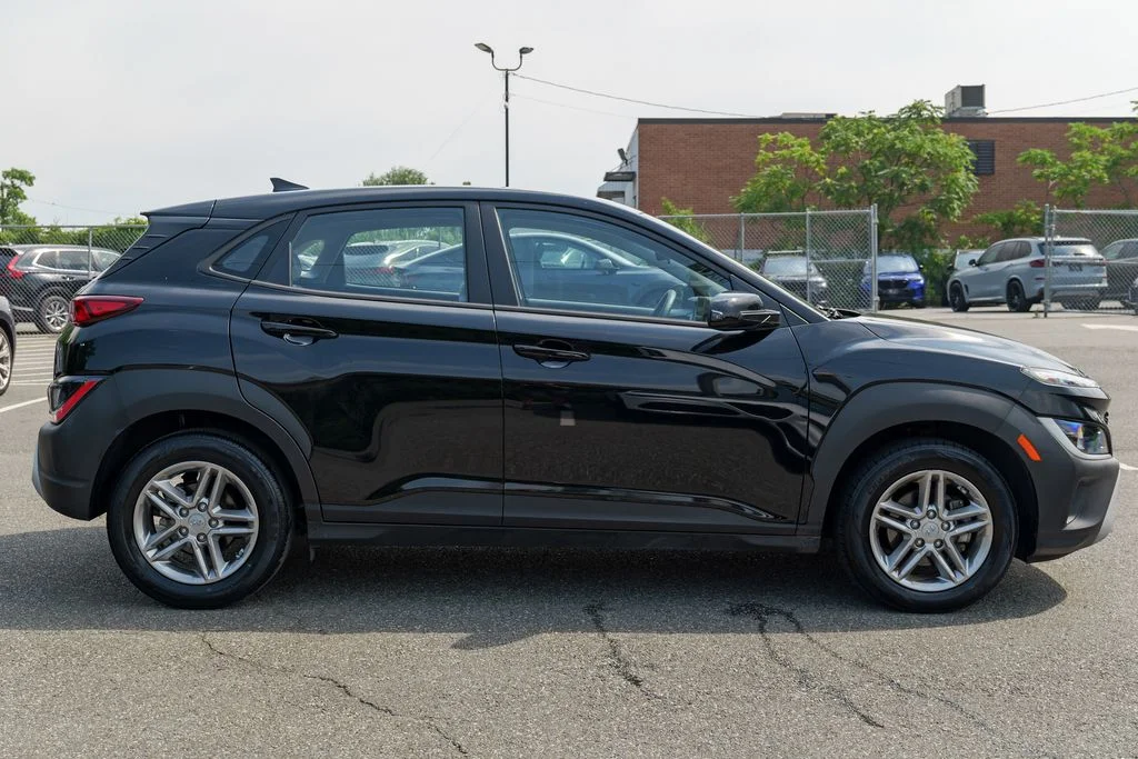 Used 2023 Abyss Black Pearl Hyundai SE image 8