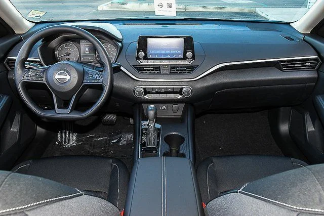 2025 Nissan Altima S - Photo 28