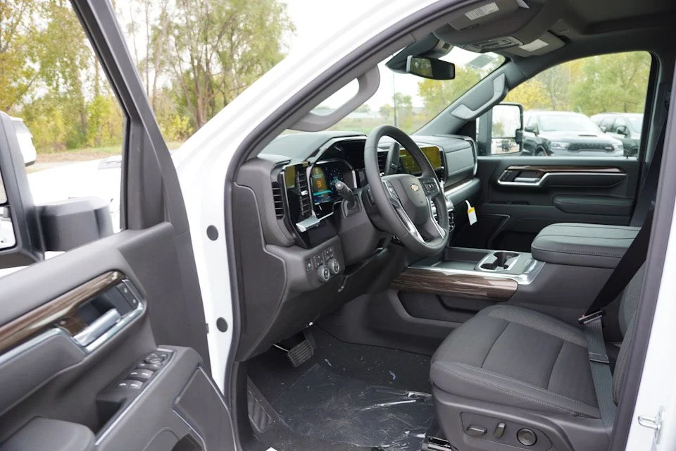 2026 Chevrolet Silverado 3500 HD LT - Photo 10