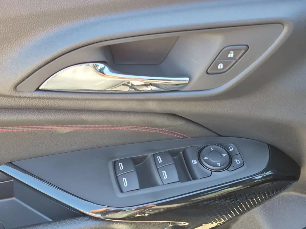 New 2026 Mosaic Black Metallic Chevrolet 2RS image 23