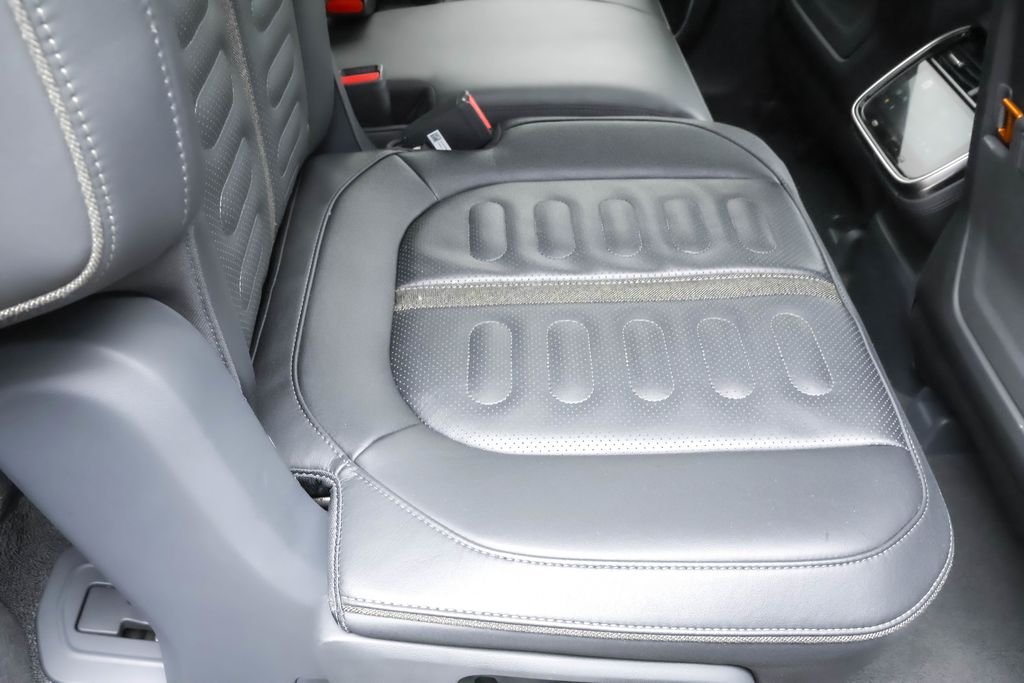 Used 2022  Rivian Launch Edition image 28