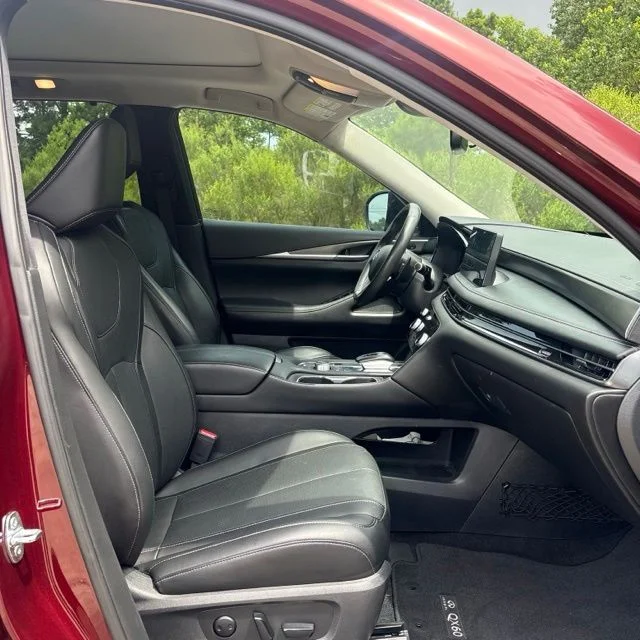 Used 2022 Red INFINITI LUXE image 17
