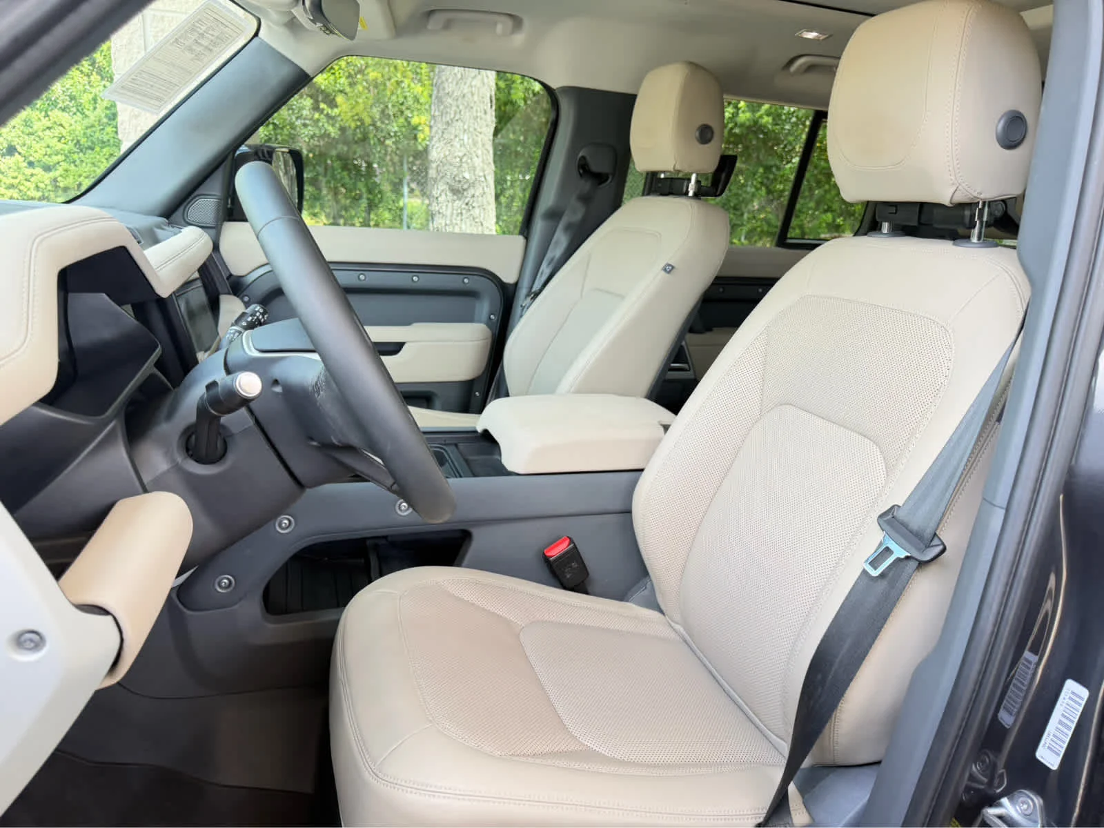 Used 2023 Carpathian Grey Premium Metallic Land Rover SE image 13