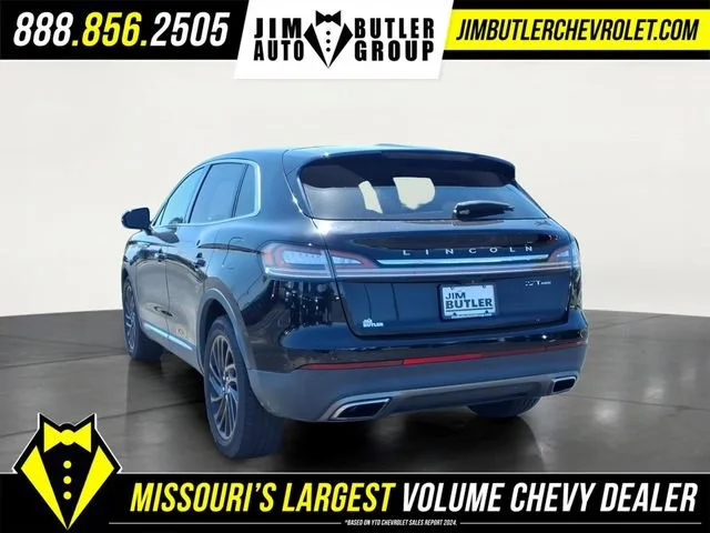 Used 2019  Lincoln Reserve image 2