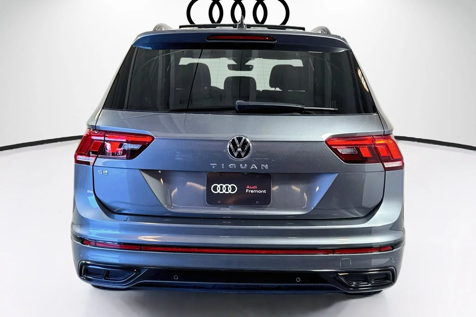Used 2022  Volkswagen SE R-Line Black image 6
