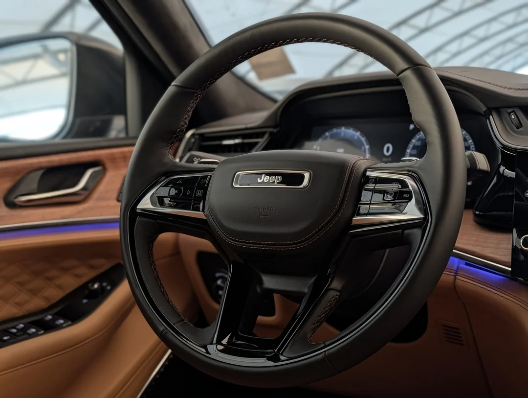 New 2026 Black Jeep Summit - - 4x4 - 324HP Turbo I4 - Adaptive Cruise Control - Blind Spot Monitor & More! image 17