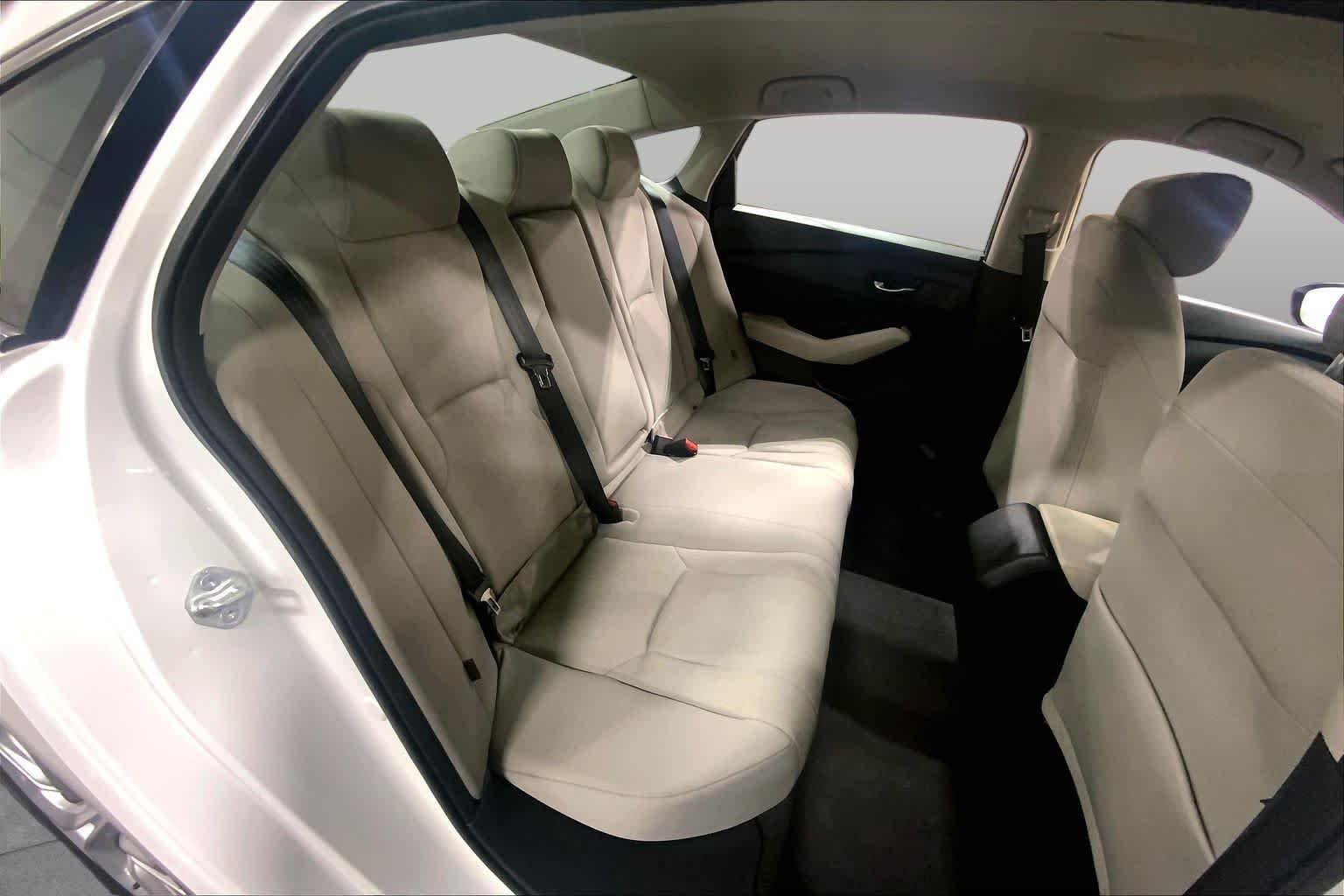 Used 2023 Platinum White Pearl Honda LX image 20