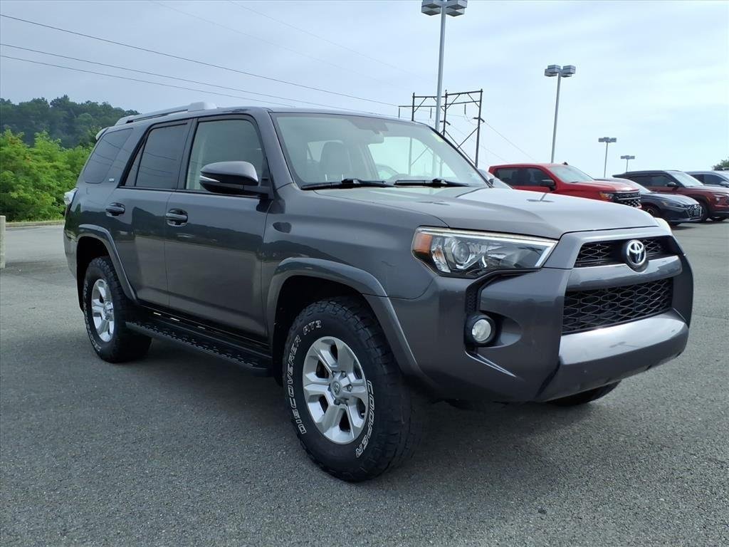 Used 2015 Magnetic Gray Metallic Toyota SR5 Premium image 8