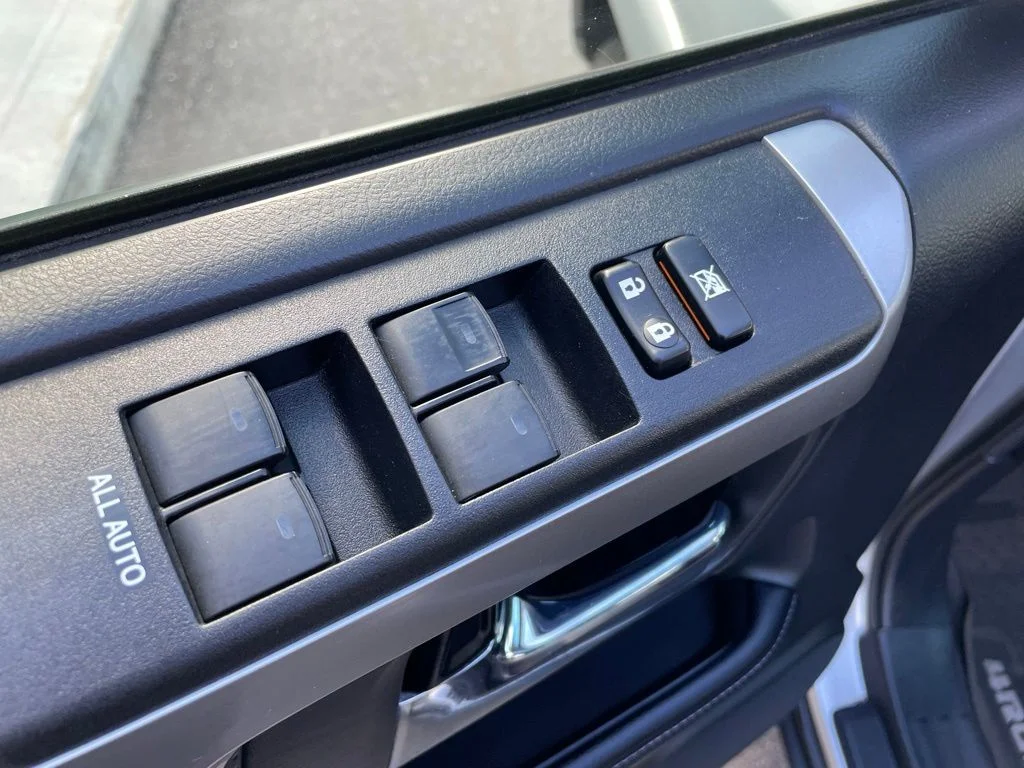 Used 2018 Classic Silver Metallic Toyota SR5 Premium image 11
