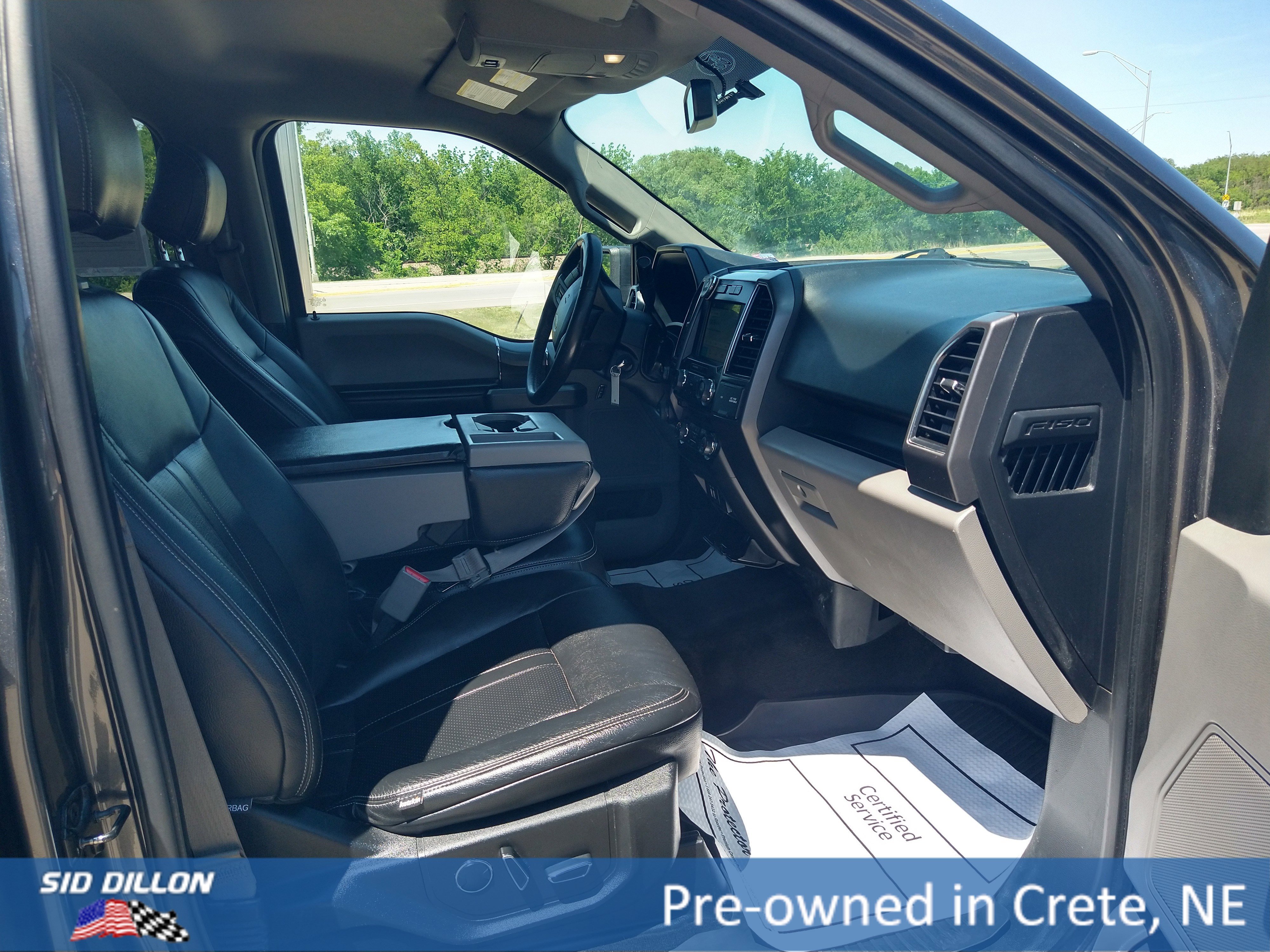 Used 2017 Magnetic Metallic Ford XLT image 4