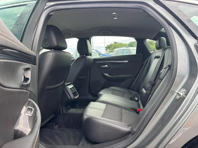 Used 2016 Heather Gray Metallic Chevrolet  image 10
