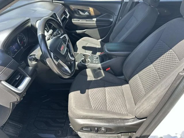 Used 2021 White GMC SLE image 18