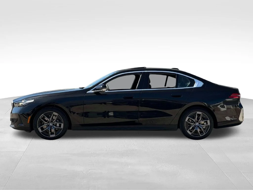 Used 2026 Black BMW 530i xDrive image 5
